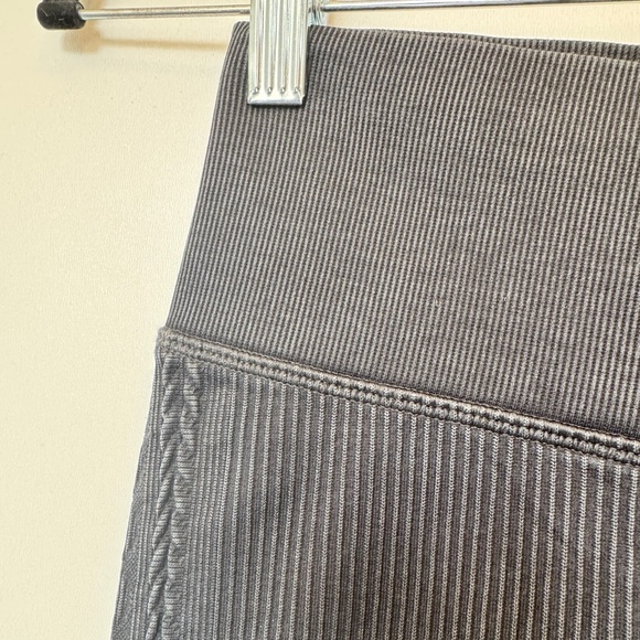 Aerie Offline Seamless 7/8 Leggings Grey - Picture 5 of 9